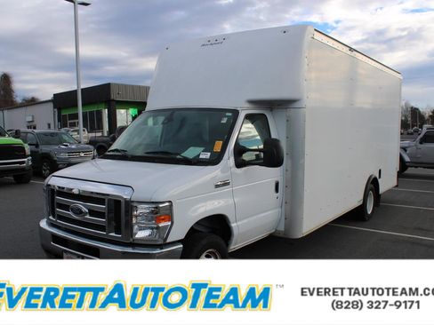 Used 2023 Ford E-450 and Econoline 450 Super Duty w/ Driver's Safety Package image 1