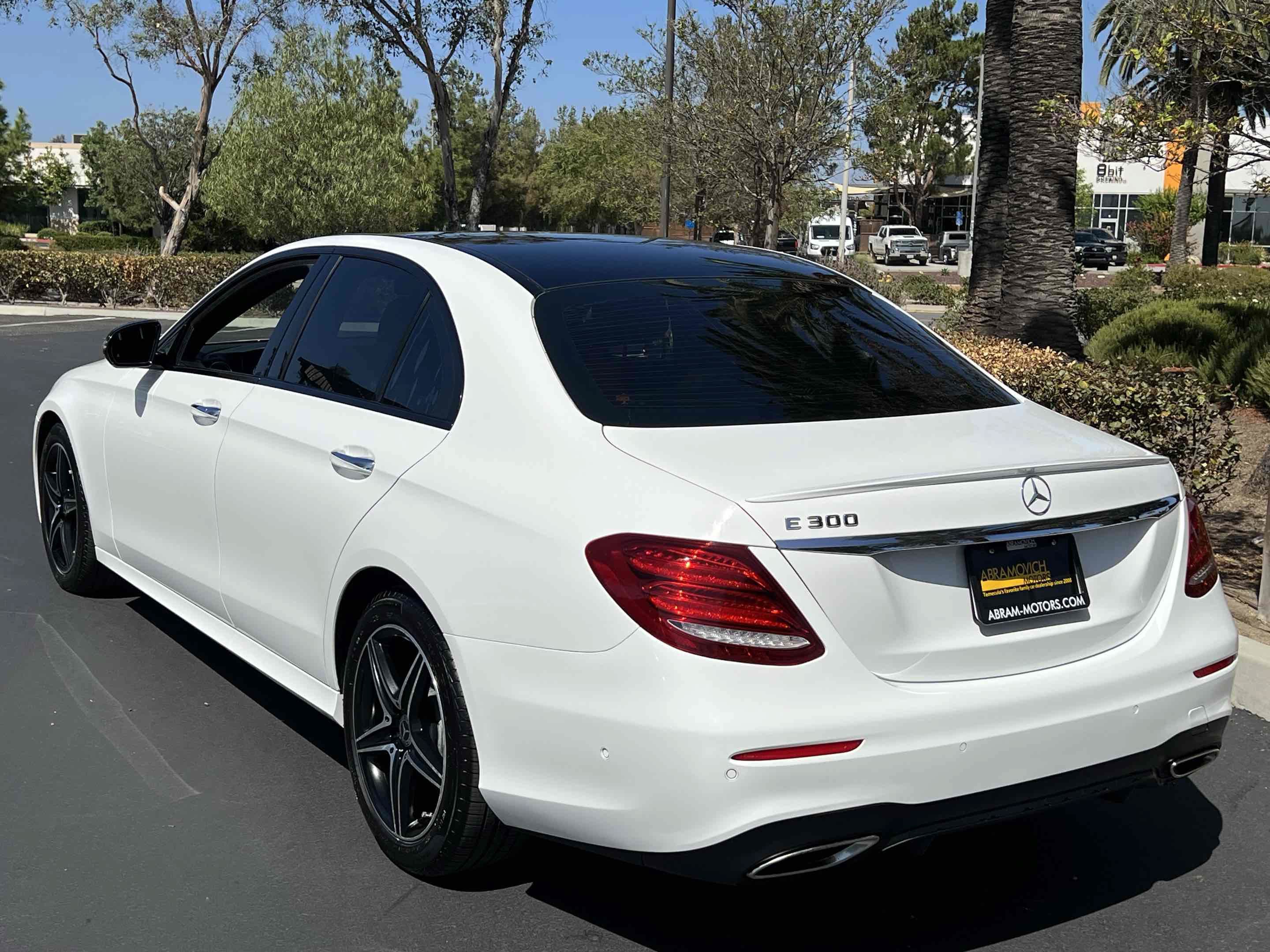 Used 2018 Mercedes-Benz E 300 image 2