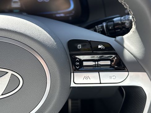 Used 2025 Hyundai Elantra Sport image 21