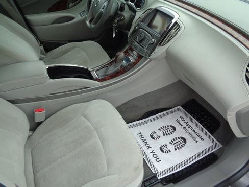 Used 2013 Buick LaCrosse FWD image 19