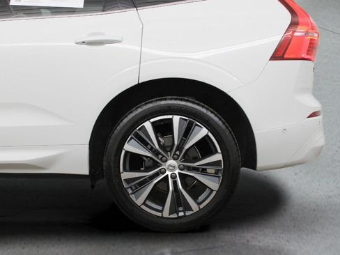 Used 2022 Volvo XC60 B5 Momentum w/ Advanced Package FWD image 8