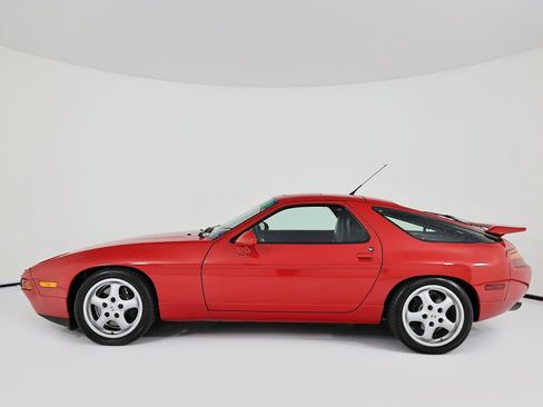 Used 1994 Porsche 928 GTS RWD image 2