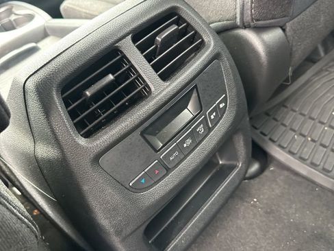 Used 2021 Honda Pilot EX image 10