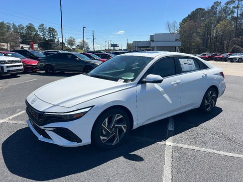 New 2026 Hyundai Elantra Limited image 2