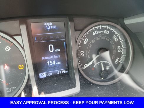 Used 2017 Toyota Tacoma TRD Off-Road w/ Tow Package (A/T) image 15