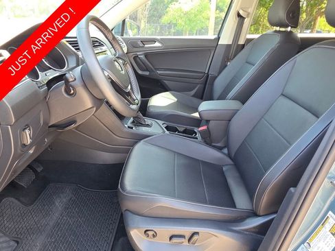 Used 2021 Volkswagen Tiguan SE FWD image 25