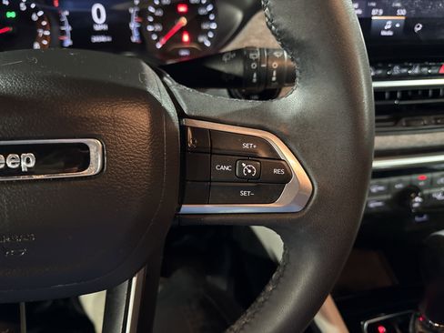 Used 2023 Jeep Compass Latitude w/ Convenience Group image 23