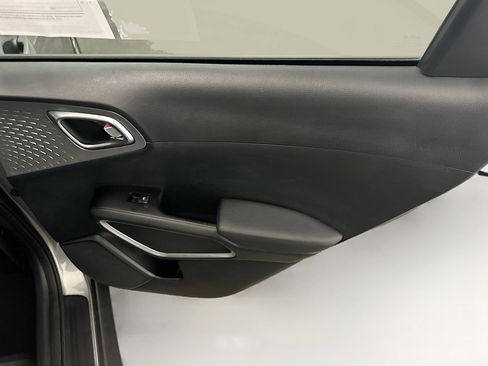 Used 2025 Kia Soul LX w/ LX Technology Package FWD image 30