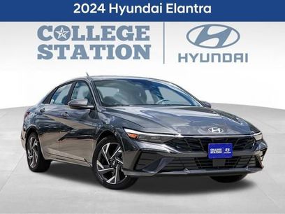 Used 2024 Hyundai Elantra SEL w/ Convenience Package