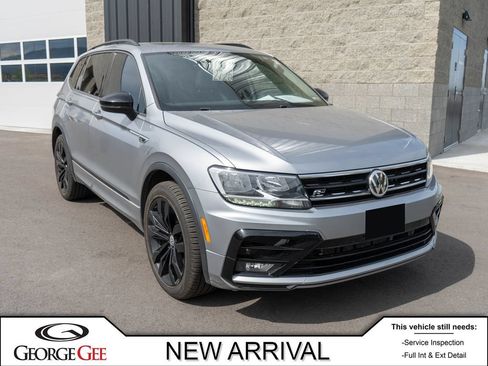 Used 2021 Volkswagen Tiguan SE R-Line FWD image 1