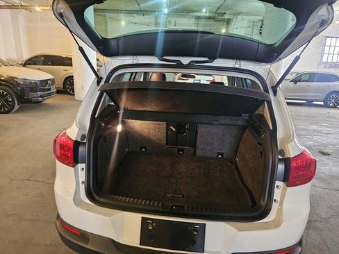 Used 2016 Volkswagen Tiguan SE image 7