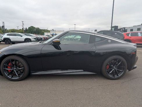 Used 2025 Nissan Z Performance w/ Floor Mat Package RWD image 2