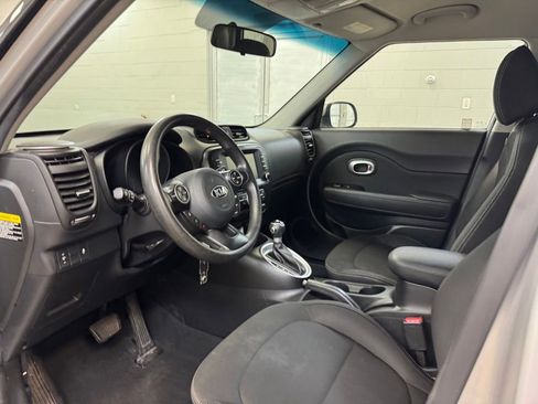 Used 2019 Kia Soul w/ Option Group 020 FWD image 11