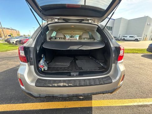 Used 2017 Subaru Outback 2.5i Limited AWD/4WD image 12