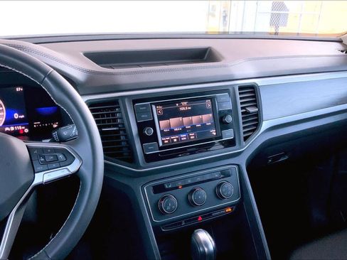 Used 2022 Volkswagen Atlas SE image 6