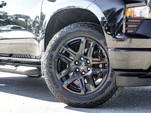 Used 2024 Chevrolet Silverado 1500 Custom w/ Turbomax Blackout Package image 2