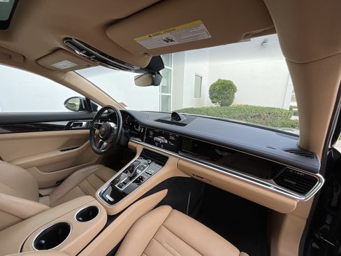 Used 2019 Porsche Panamera 4 image 19