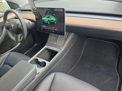 Used 2024 Tesla Model Y Long Range AWD/4WD image 16