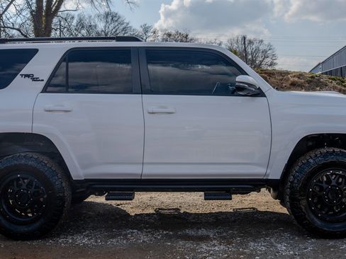 Used 2019 Toyota 4Runner TRD Off-Road Premium image 6