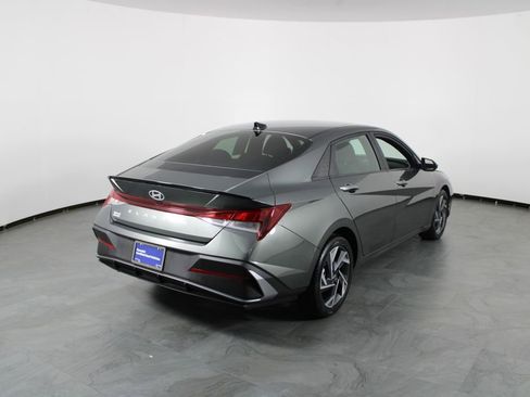 Certified 2025 Hyundai Elantra Sport FWD image 16