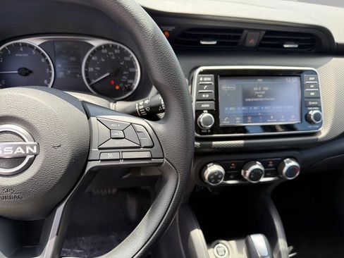 Certified 2025 Nissan Kicks Play S image 12