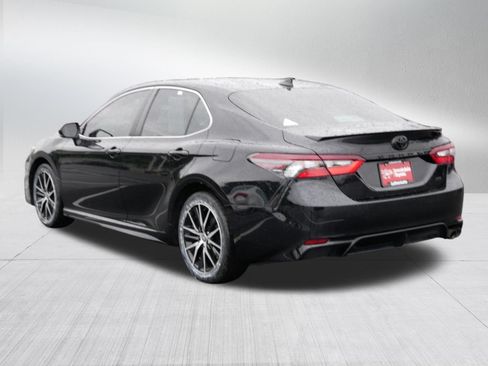 Certified 2024 Toyota Camry SE FWD image 5