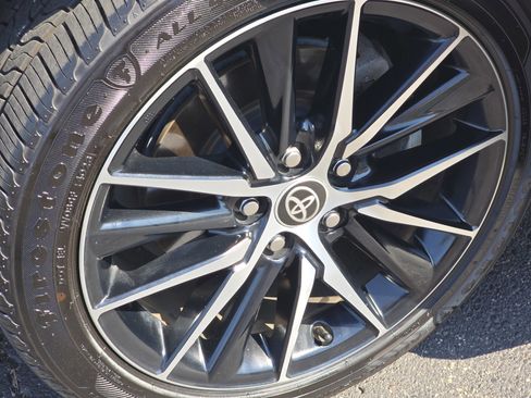 Used 2023 Toyota Camry SE image 14