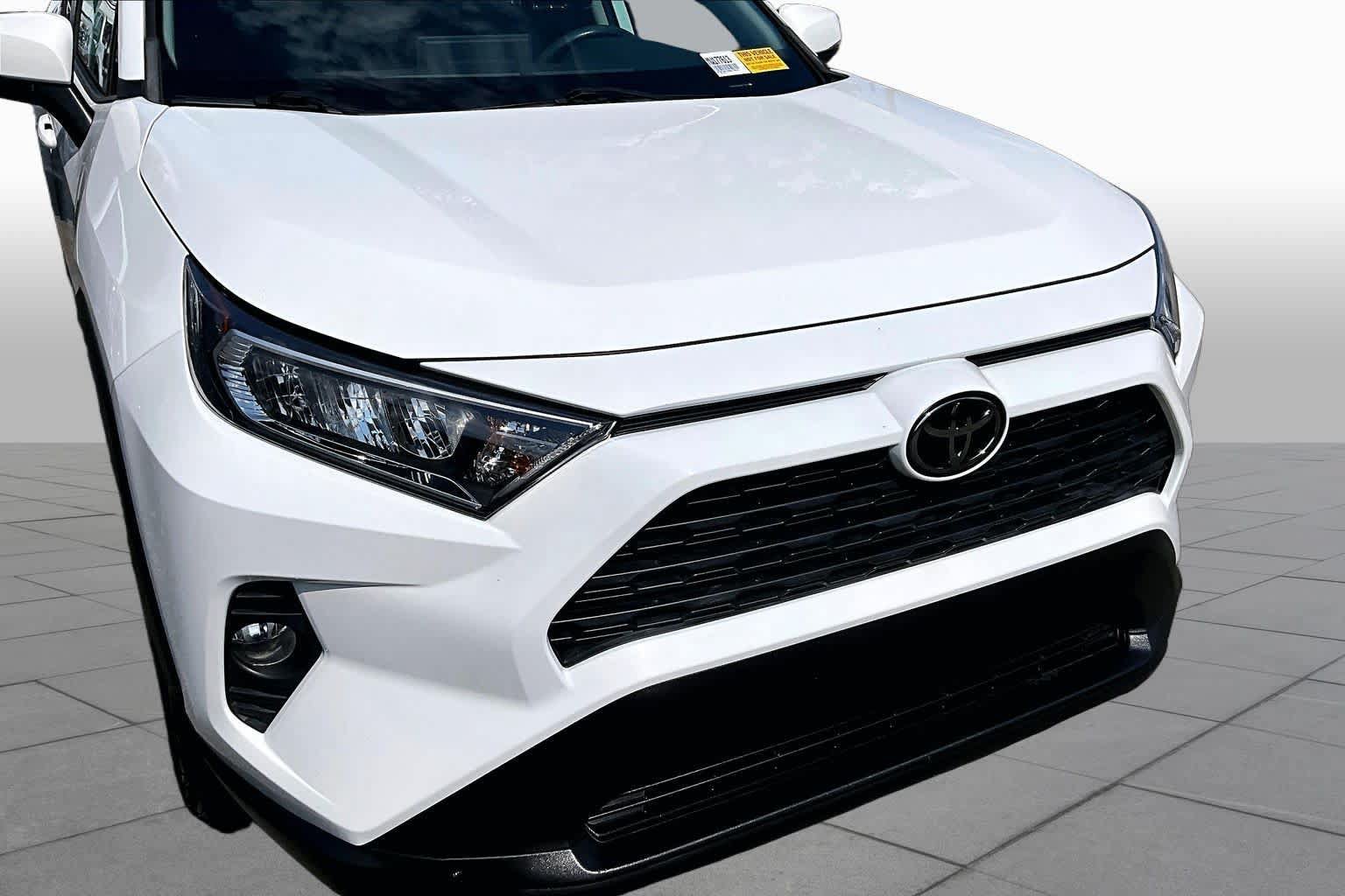 Used 2021 Toyota RAV4 XLE AWD/4WD image 29