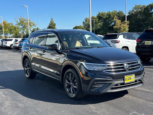 Used 2023 Volkswagen Tiguan SE AWD/4WD image 3