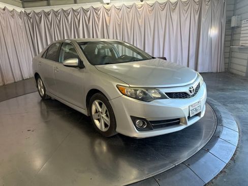 Used 2013 Toyota Camry SE FWD image 3