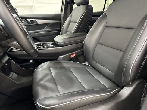 Used 2025 Buick Enclave Preferred image 19