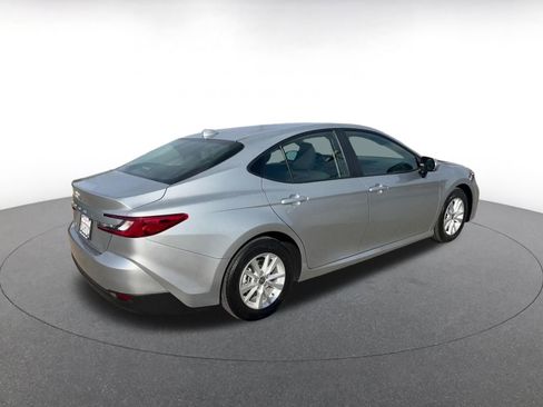 Used 2025 Toyota Camry LE image 14