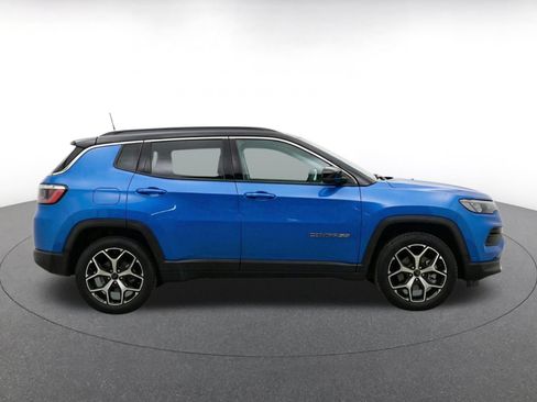 Used 2025 Jeep Compass Limited AWD/4WD image 10