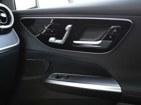 New 2026 Mercedes-Benz GLC 300 4MATIC image 19