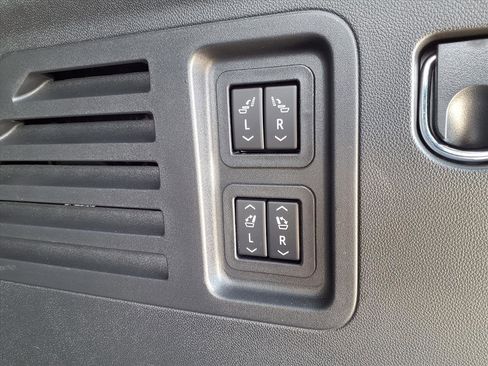 Used 2024 Chevrolet Traverse RS w/ LPO, Floor Liner Package image 34