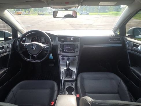 Used 2015 Volkswagen Golf S FWD image 18