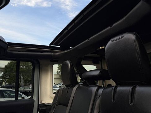 Used 2023 Jeep Wrangler Unlimited Sahara w/ Cold Weather Group AWD/4WD image 39