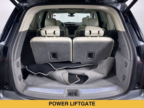 Certified 2023 Cadillac XT6 Premium Luxury FWD image 16