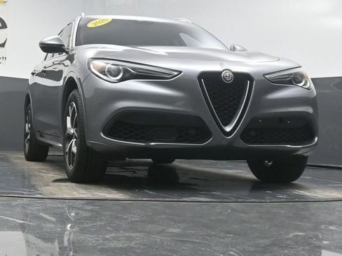 Used 2020 Alfa Romeo Stelvio Ti image 3