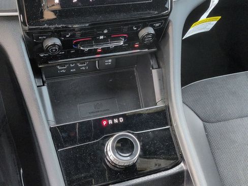 New 2025 Jeep Grand Cherokee Laredo image 18