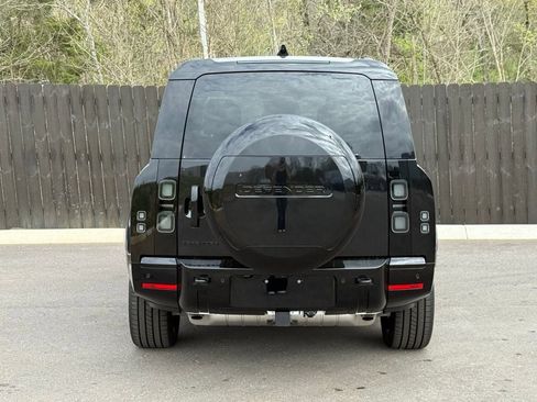 New 2026 Land Rover Defender 130 X-Dynamic SE AWD/4WD image 4