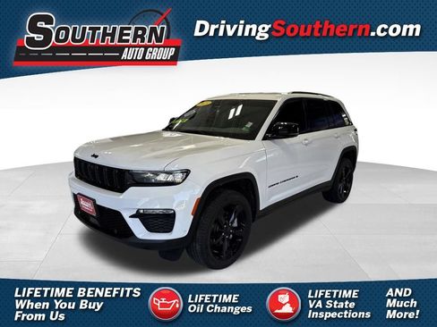 Used 2023 Jeep Grand Cherokee Limited w/ Luxury Tech Group II AWD/4WD image 1
