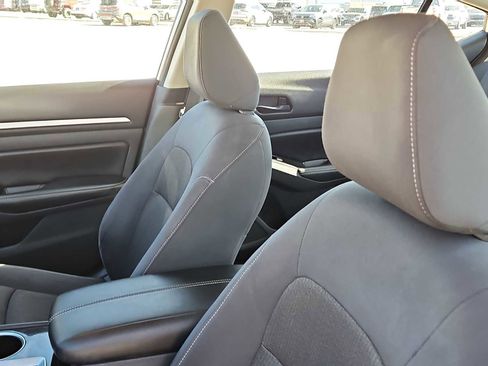 Used 2023 Nissan Altima 2.5 SV image 15