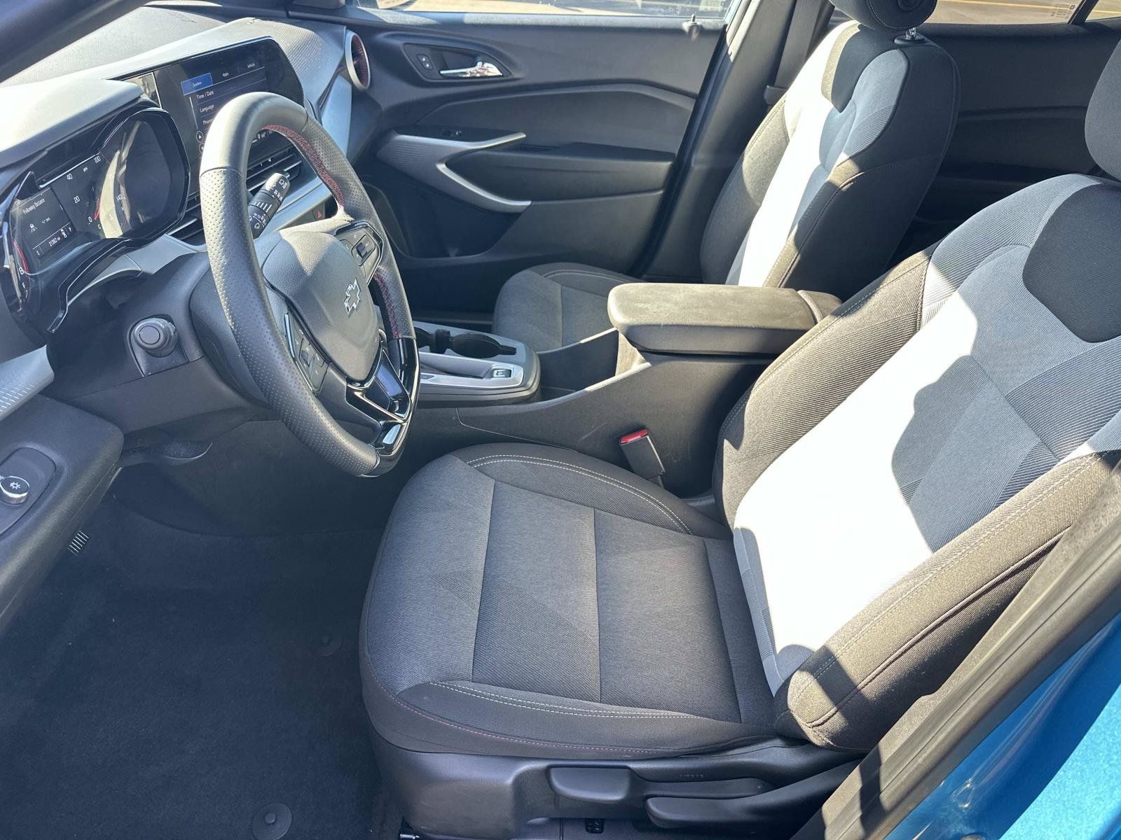 Certified 2025 Chevrolet Trax RS w/ Driver Confidence Package FWD image 18