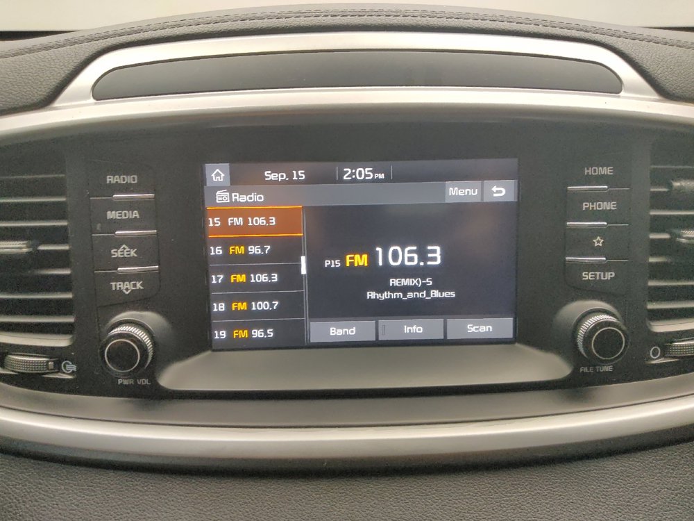 Used 2019 Kia Sorento AWD image 25