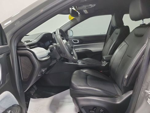 Used 2023 Jeep Compass Latitude AWD/4WD image 28