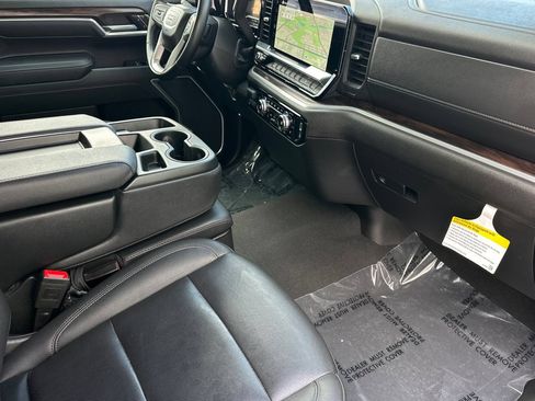 Used 2025 GMC Sierra 1500 SLT AWD/4WD image 19