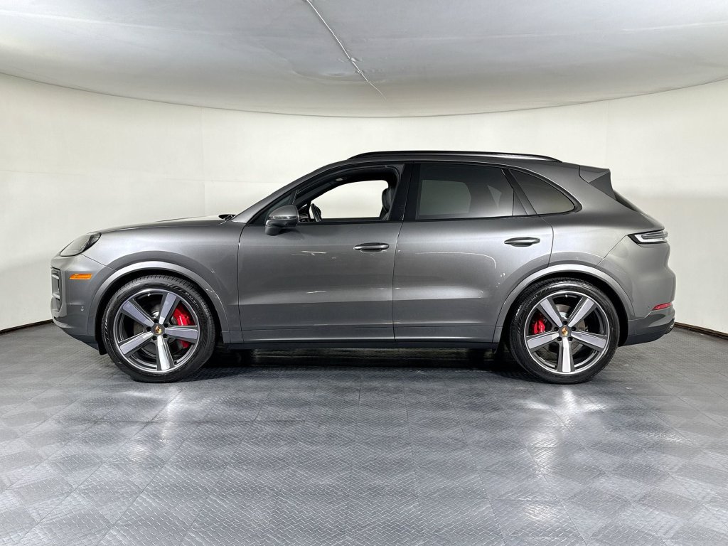 Certified 2025 Porsche Cayenne S AWD/4WD image 2