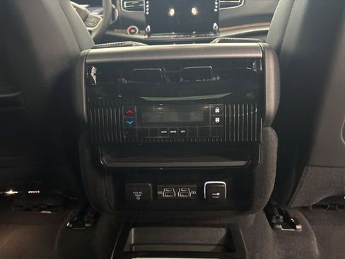 New 2026 Jeep Grand Wagoneer L 4WD w/ Premium Group I image 37