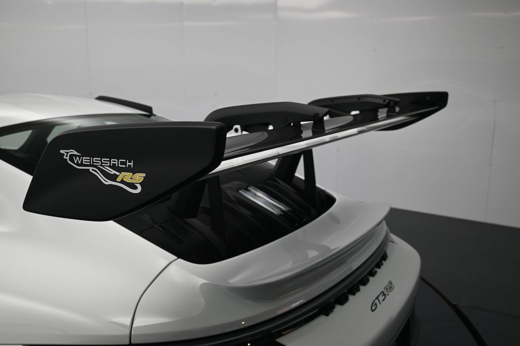Certified 2025 Porsche 911 GT3 RS RWD image 38